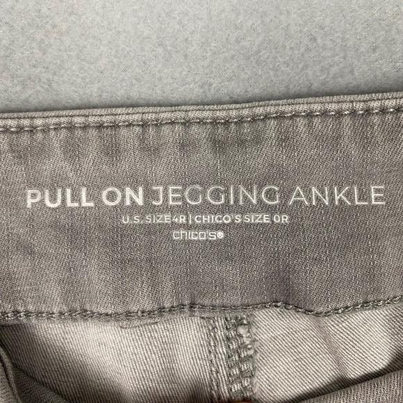 Chicos Gray Floral Embroidered Pull On Jegging Ankle Jeans Size 4R Chicos 0R - Picture 6 of 12